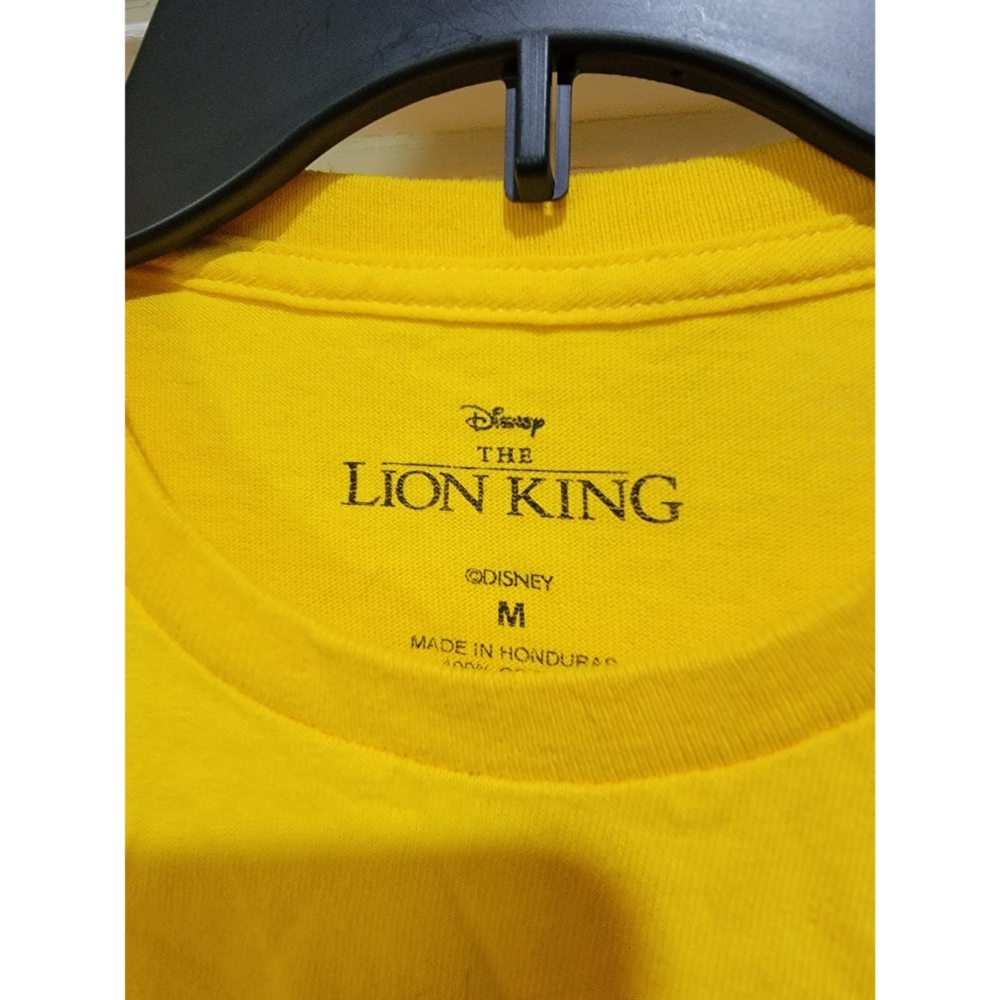 NWOT Junior's "Lion King" Crop Top. Size Medium - Picture 4 of 8